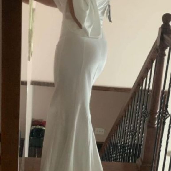 Giffniseti New Off Shoulder Contrast Mesh Mermaid Hem Wedding Dress- SIZE LARGE - Picture 3 of 13